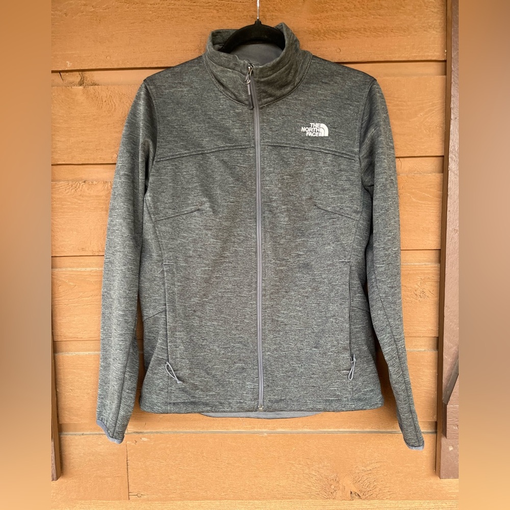 The North Face women’s soft shell jacket. size M EUC